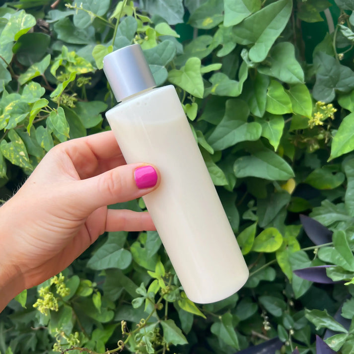 A sulfate-free, color-safe shampoo with biotin and caffeine to energize follicles and support hair growth.